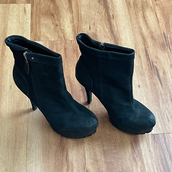 Black Platform Bootie - Size 10 - Picture 4 of 11